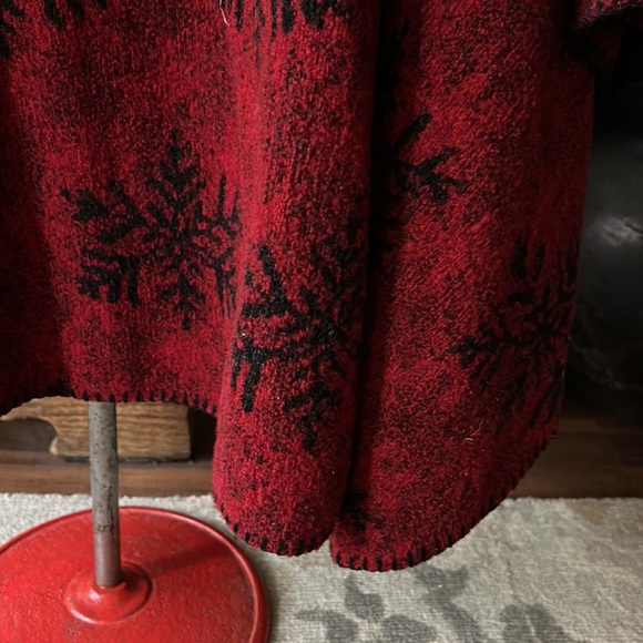 VINTAGE Vermont Country Store Wool Blend Fair Isle Red Poncho Made in the USA - Picture 8 of 8